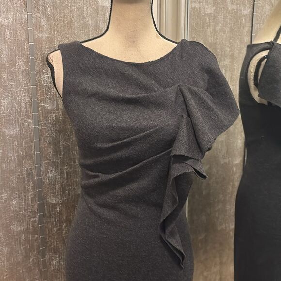 Max Mara 100% wool gray ruffle dress, S - Picture 2 of 11